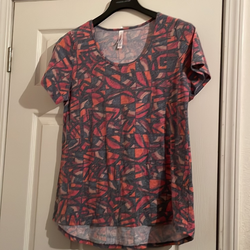 Lularoe short sleeved tee